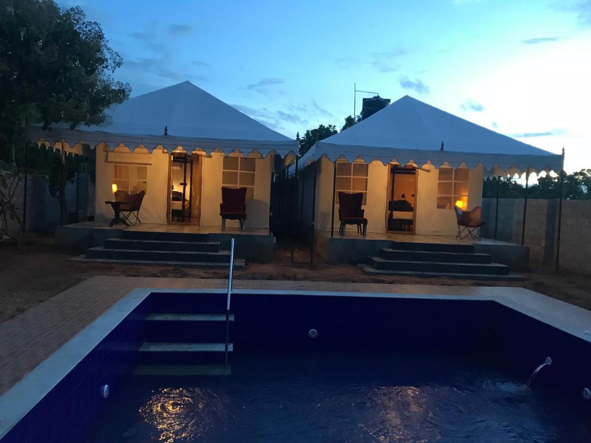 16 Bedouin Hotell Hosūr Eksteriør bilde
